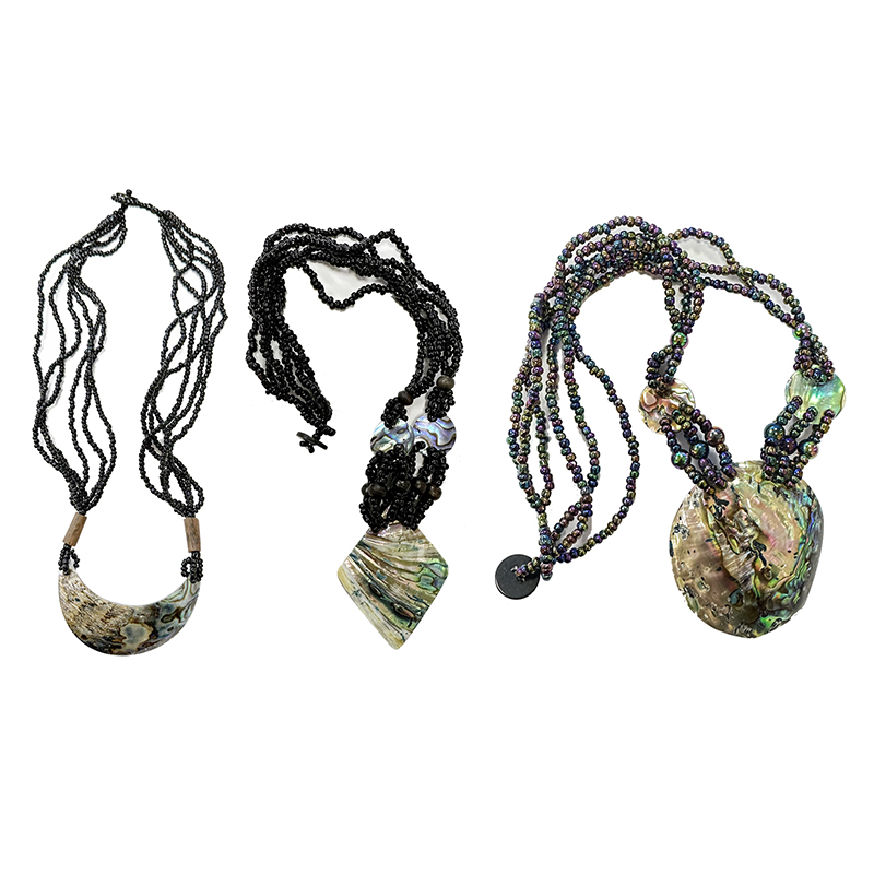Lot de 4 colliers Pawa shell