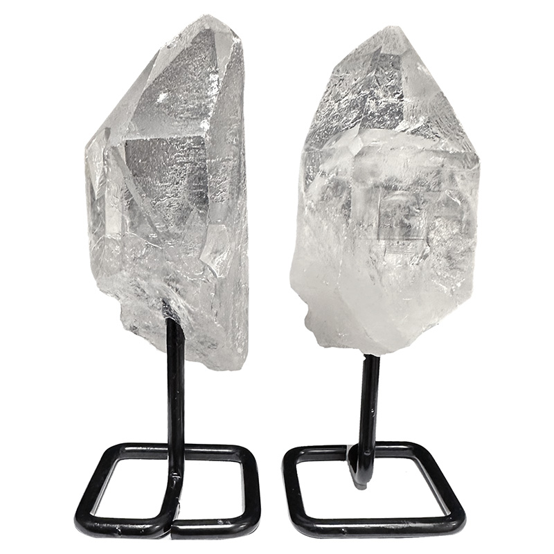 Cristal de roche pointe sur socle