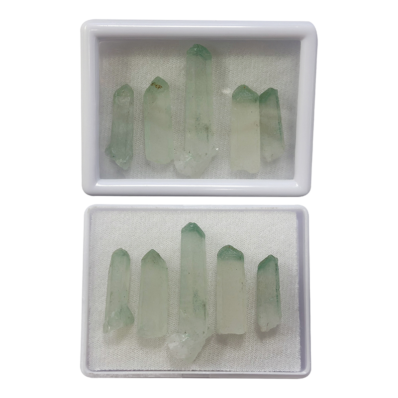 Lot de 5 quartz fuchsite dans une boîte