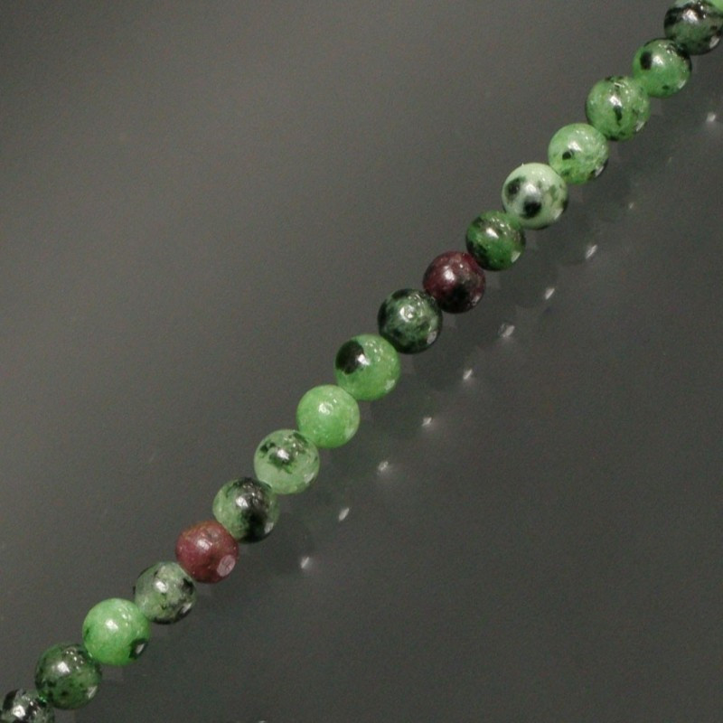 Collier Rubis zoïsite boules 4 à 10 mm